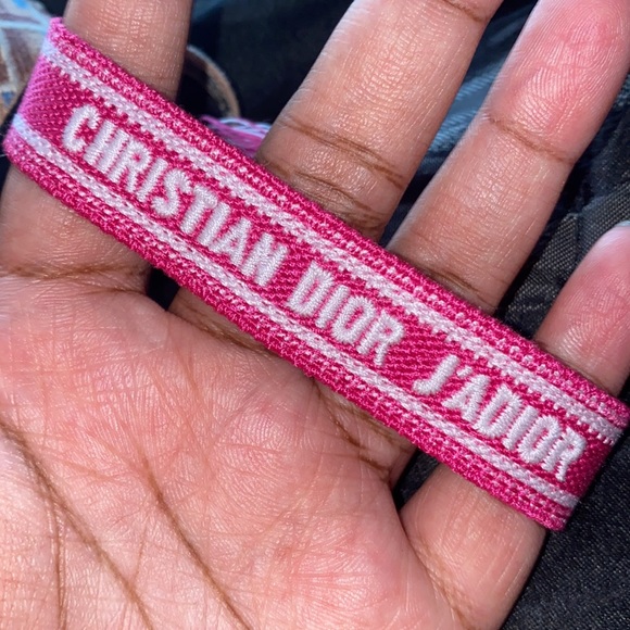 Embroidered bracelets - Picture 4 of 7